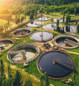 Sewage treatment plant with multiple circular clarifiers